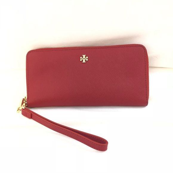Tory Burch Handbags - Tory Burch Perry Zip Continental wallet